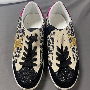 Stylish Leopard Print Sneakers with Glitter Accents